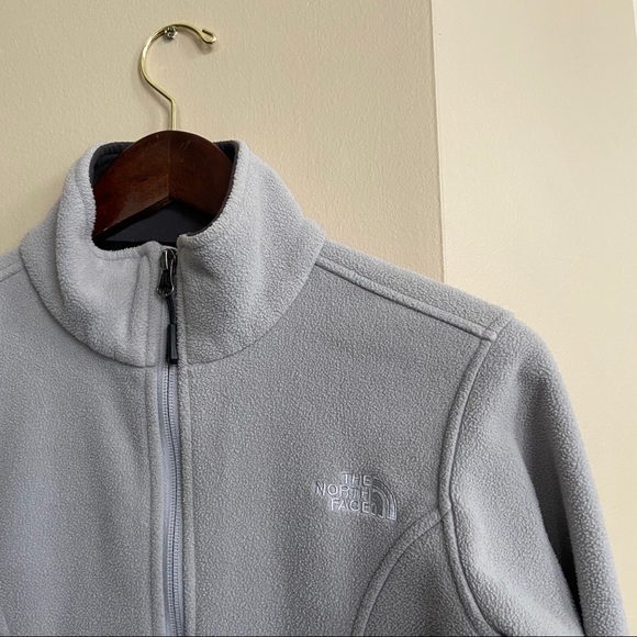 The North Face βοΈ Fleece Full Zip-Up Jacket Top Winter Sweater Hiking Size Small - Picture 2 of 9